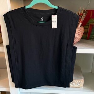 NWT LOU & GREY Black Sleeveless Cropped Top. Size Medium.
